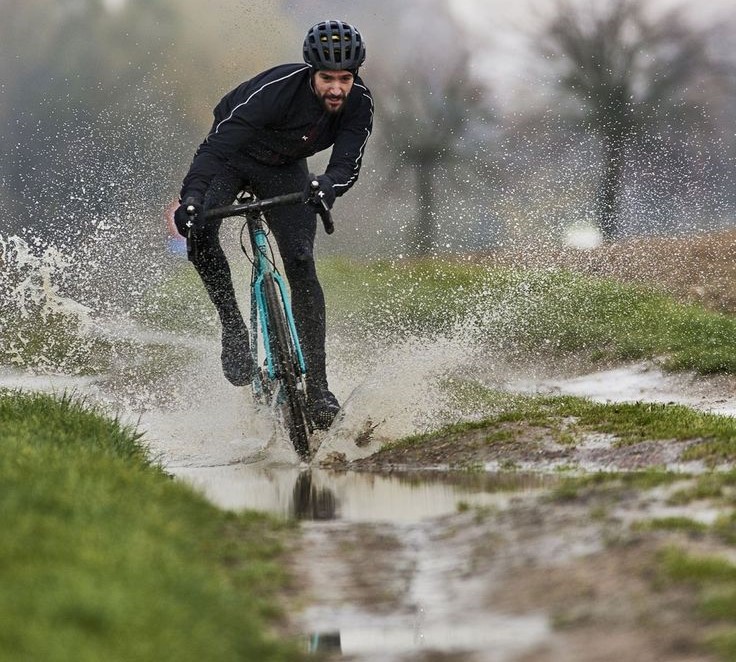 Bicicleta en día lluvioso